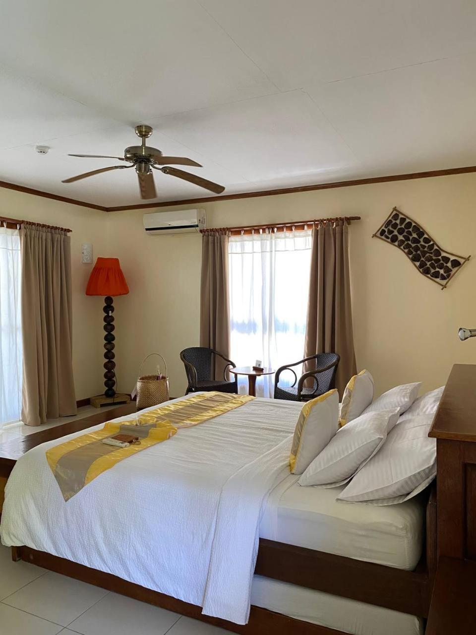 El Rio Y Mar Resort Корон Экстерьер фото